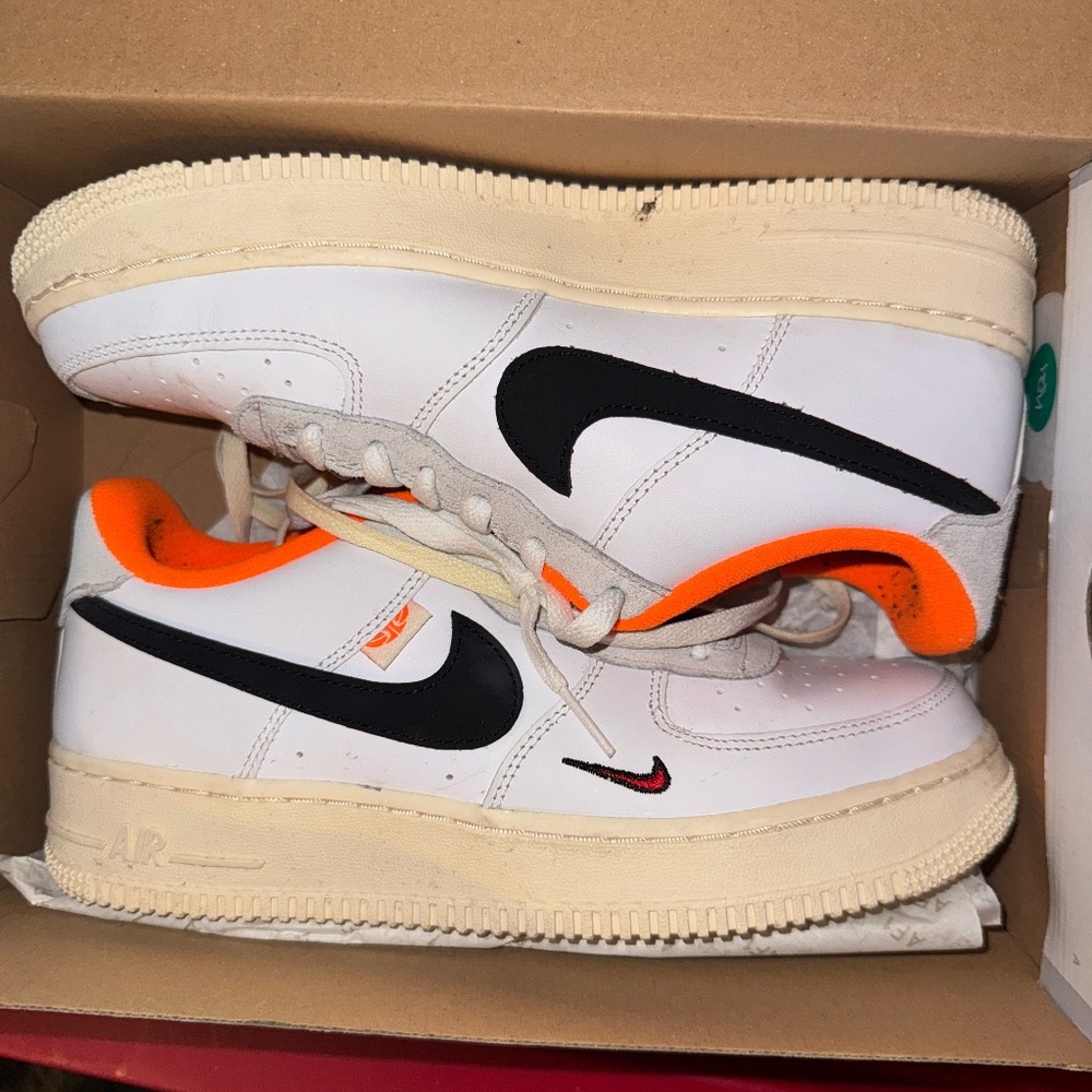 Nike Air Force 1 LV8 Shoes